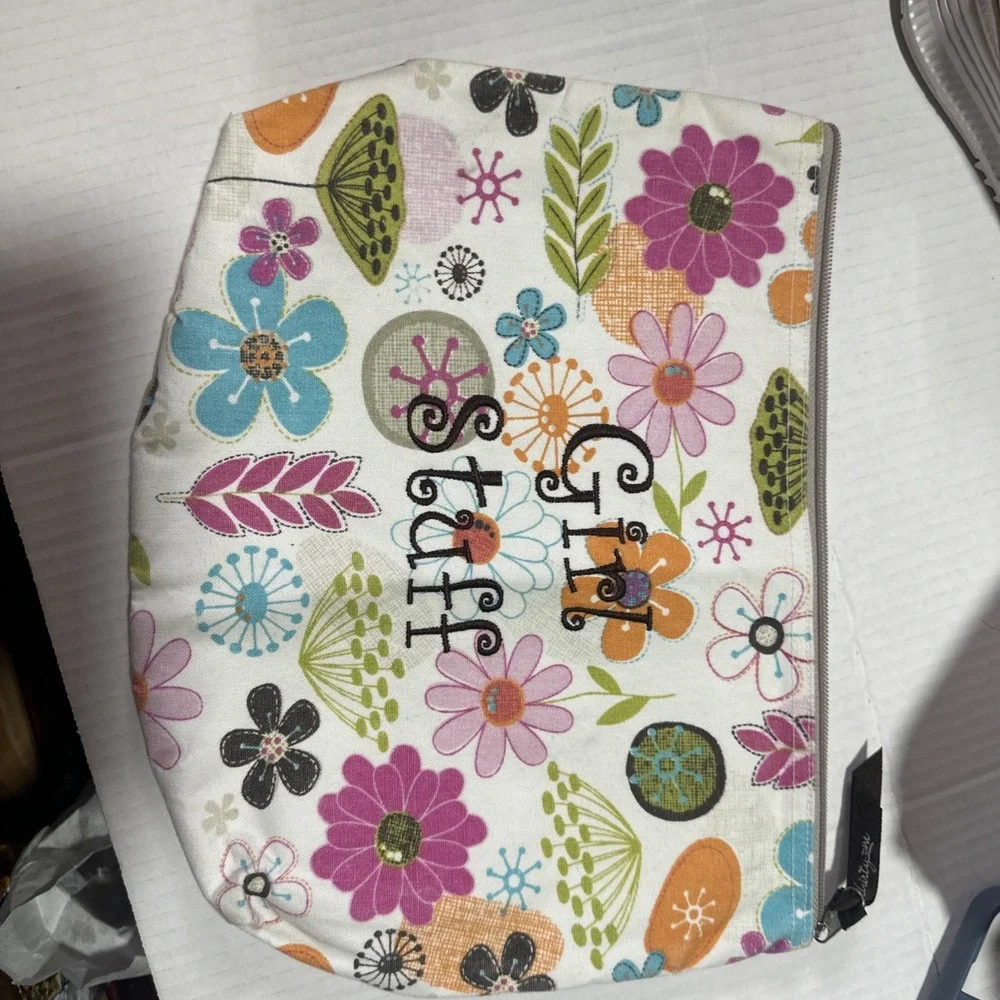 Thirty One Zipper Pouch NWOT